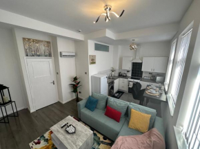 Lovely 2 Bedroom Apartments In Manchester Close To City Centre And Manchester City Stadium #1